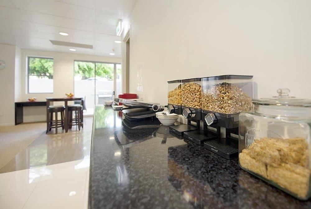 Gladstone City Central Apartment Hotel Official Extérieur photo